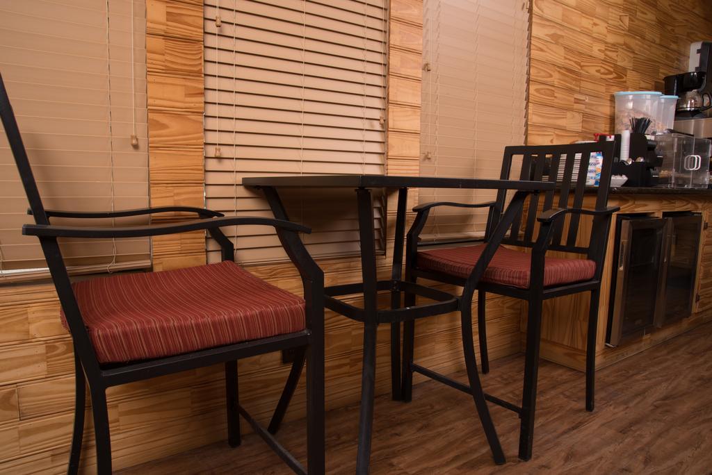 Yosemite Gold Country Lodge 콜터빌 외부 사진